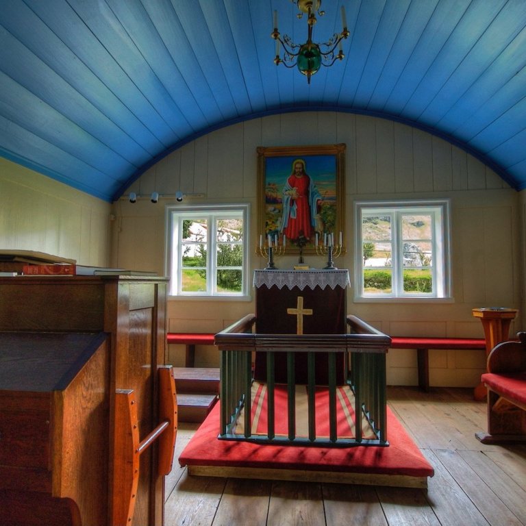 Hofskirkja að innan