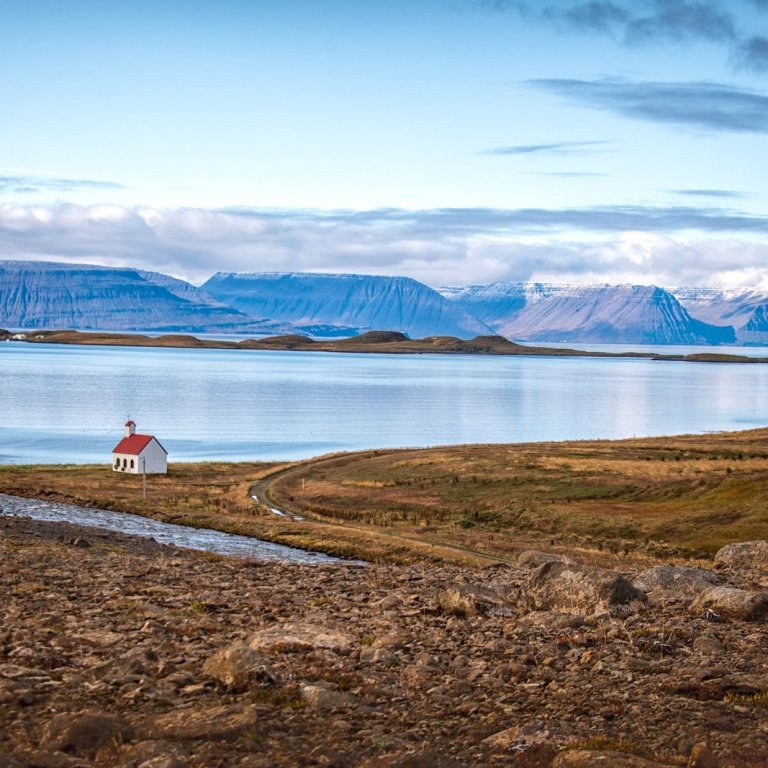 Unaðsdalskirkja, Snæfjallaströnd